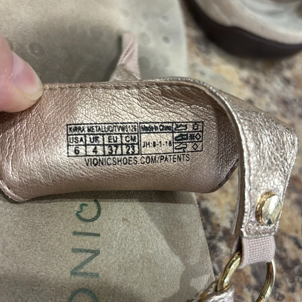 Vionic Kirra Metallic Rose Gold Thong Sandals Size 6
